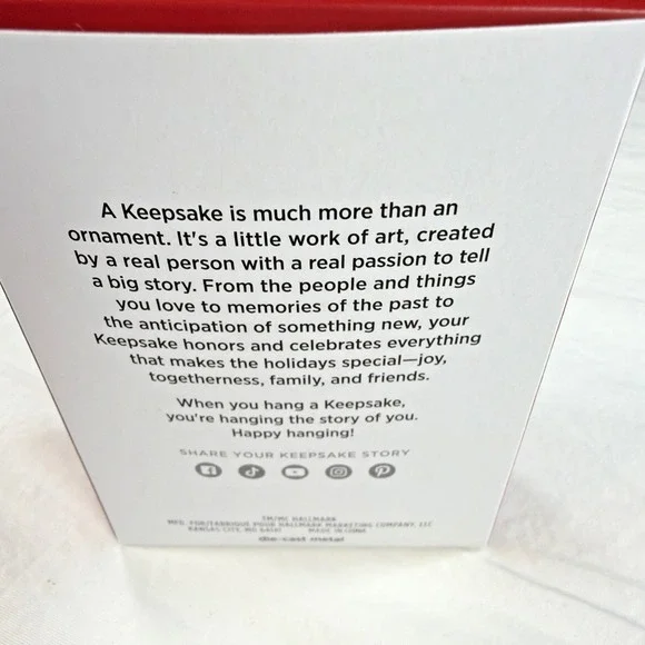 Hallmark Keepsake 2025 Lionel 812 Gondola Car * Metal, Wheels Turn * New in Box - Picture 4 of 6